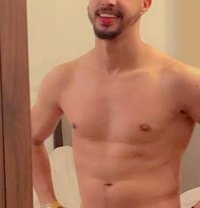 Hamouda for man And woman and couple - Male escort in Dubai