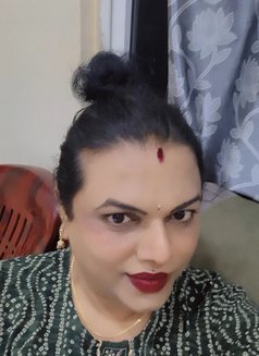 Hamsa Nandhini - Acompañantes transexual in Dubai Photo 1 of 1