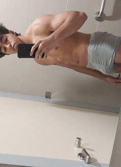 Hamza - Male escort in Cairo Photo 1 of 5