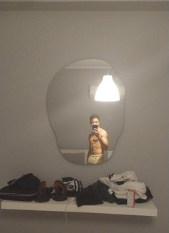 Hamza - Male escort in Cairo Photo 5 of 5