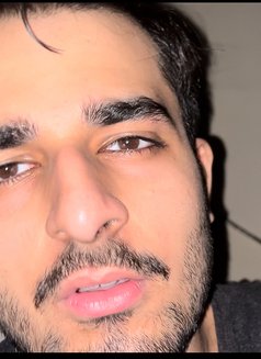Hamza - Male escort in Lahore Photo 4 of 6
