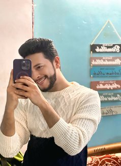 Hamzah - Male escort in Mumbai Photo 2 of 7