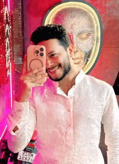 Hamzah - Male escort in Mumbai Photo 4 of 7