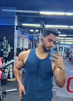 Hamzi - Acompañantes masculino in Dubai Photo 4 of 7