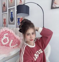 Han - puta in Abu Dhabi