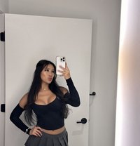 Zoe - escort in Tokyo