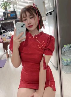 Hana - masseuse in Bangkok Photo 3 of 4