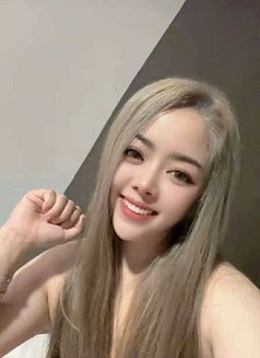 Hana - escort in Doha Photo 2 of 5