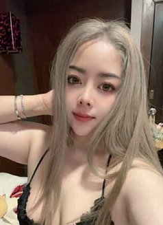 Hana - escort in Doha Photo 3 of 5