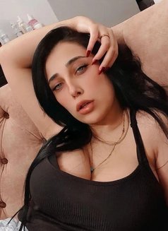 Hana Escorts - escort in Cairo Photo 1 of 3