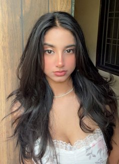 Hana - escort in Doha Photo 2 of 7