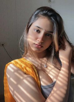 Hana - escort in Doha Photo 5 of 7