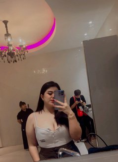 Hana - masseur in Phuket Photo 2 of 2