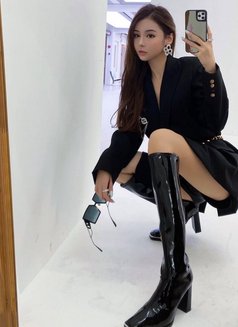 Hana - escort in Taipei Photo 1 of 8