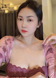 Hana - escort in Colombo Photo 3 of 4