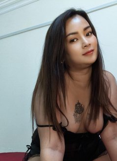 Hana - masseuse in Doha Photo 2 of 4