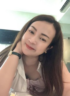 Hana - masseuse in Doha Photo 3 of 4