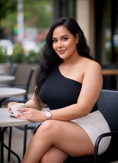 Hana - escort in Dubai Photo 12 of 13