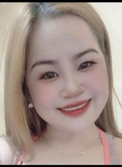 Hana - escort in New Delhi Photo 1 of 6
