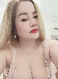 Hana - escort in New Delhi Photo 5 of 6