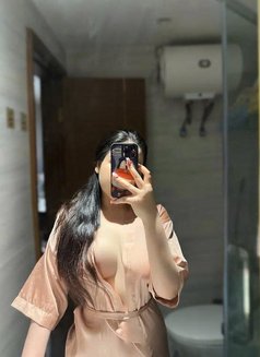 Hana - puta in Hofuf Photo 12 of 13