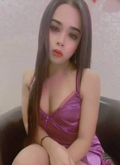 Alicia - Transsexual escort in Doha Photo 1 of 6