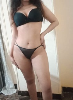 Hana - escort in Cairo Photo 1 of 3