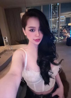 Hana - escort in Doha Photo 1 of 7