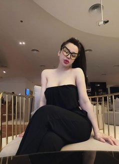 Hana - escort in Doha Photo 2 of 7