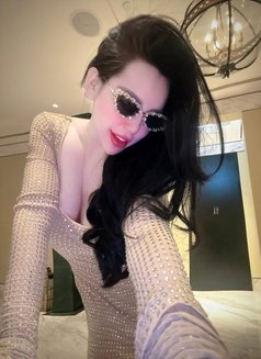 Hana - escort in Doha Photo 3 of 7