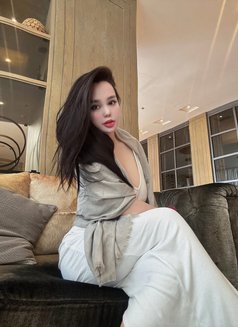 Hana - escort in Doha Photo 4 of 7