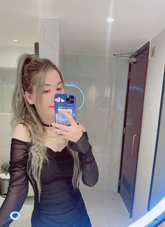 Hana - puta in Dubai Photo 1 of 10