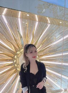 Hana - puta in Dubai Photo 3 of 10