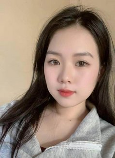 Hana - escort in Mumbai Photo 1 of 4