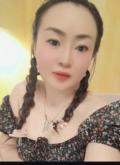 Hana - escort in Muscat Photo 2 of 3