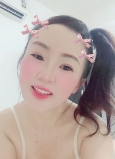 Hana - puta in Muscat Photo 3 of 4