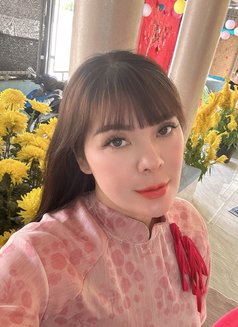 Hana - escort in Noida Photo 1 of 5