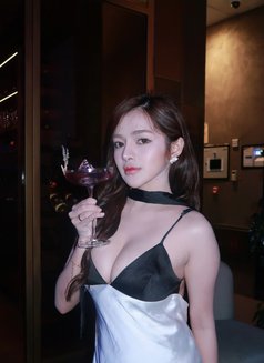 Hana ,young and new girl - puta in Dubai Photo 9 of 13