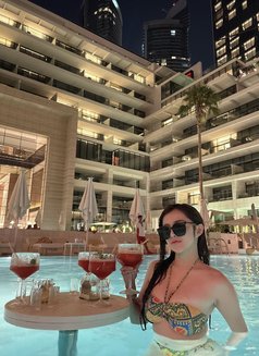 Hana ,young and new girl - puta in Dubai Photo 10 of 13