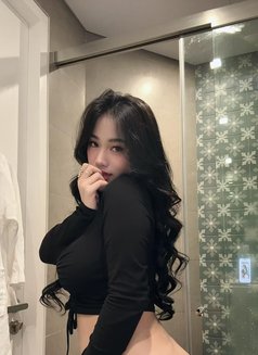 Hanah - escort in Singapore Photo 2 of 2