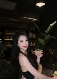 Hanahilton - escort in Dubai Photo 4 of 5