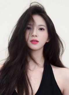 Hanahilton - escort in Dubai Photo 2 of 5