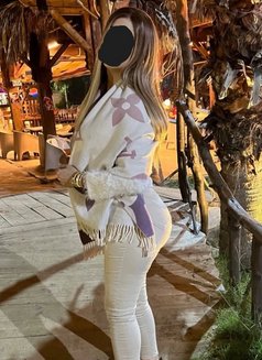 Hanan - escort in Cairo Photo 7 of 8