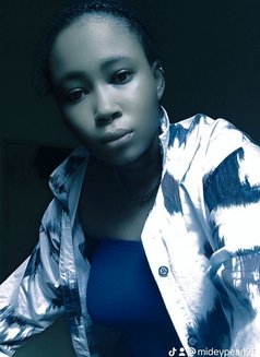 Hanan - escort in Cairo Photo 2 of 5