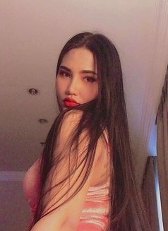 Hanan - escort in Doha Photo 3 of 7