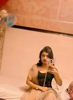 Hand Cash Payment Genuine & Real Photos - escort in Kolkata Photo 1 of 4