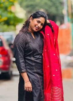 Hand Cash Payment - escort in Visakhapatnam Photo 1 of 13