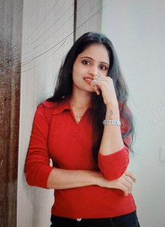 Hand Cash Payment - escort in Visakhapatnam Photo 4 of 13