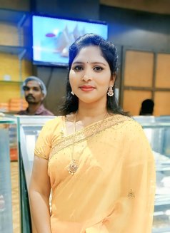 Hand Cash Payment - escort in Visakhapatnam Photo 8 of 13