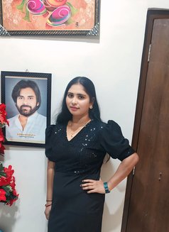 Hand Cash Payment - escort in Visakhapatnam Photo 10 of 13